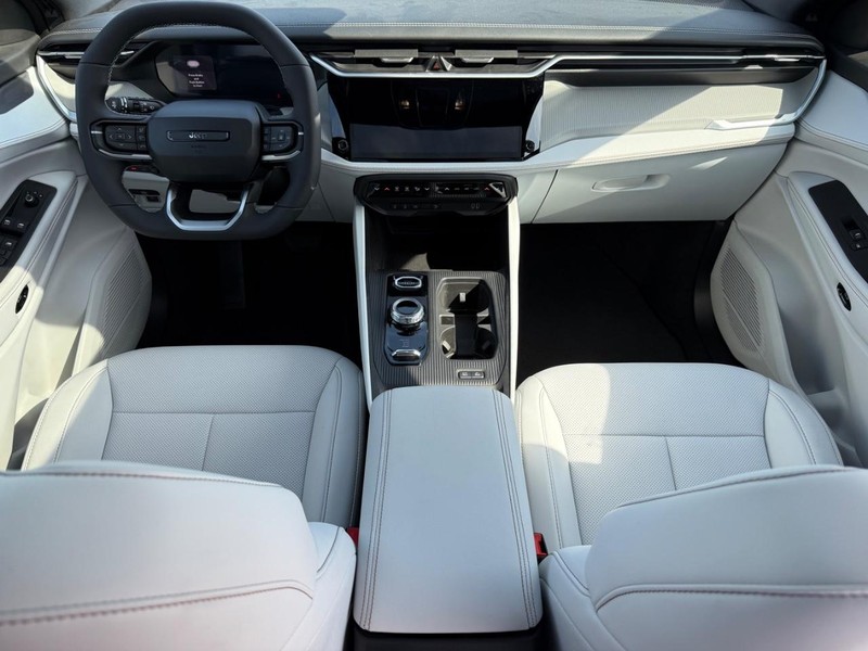 Jeep Cherokee Vehicle Full-screen Gallery Image 14