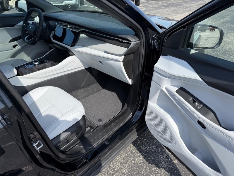 Jeep Cherokee Vehicle Full-screen Gallery Image 16
