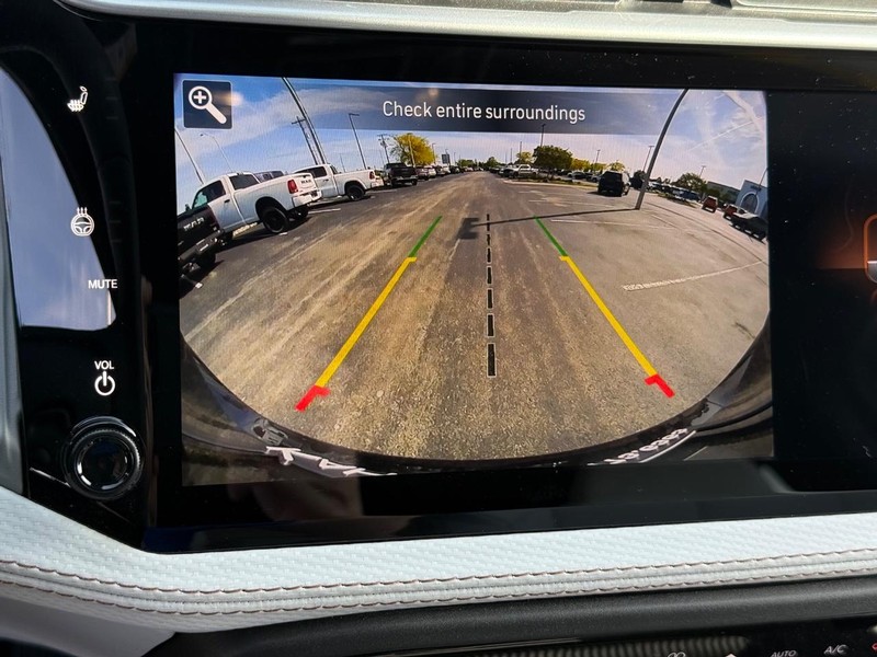 Jeep Cherokee Vehicle Full-screen Gallery Image 25