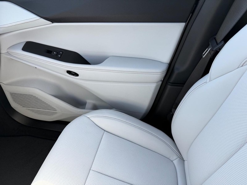 Jeep Cherokee Vehicle Full-screen Gallery Image 27