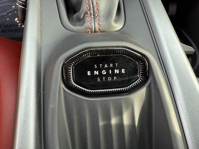 Dodge Charger Vehicle Full-screen Gallery Image 23