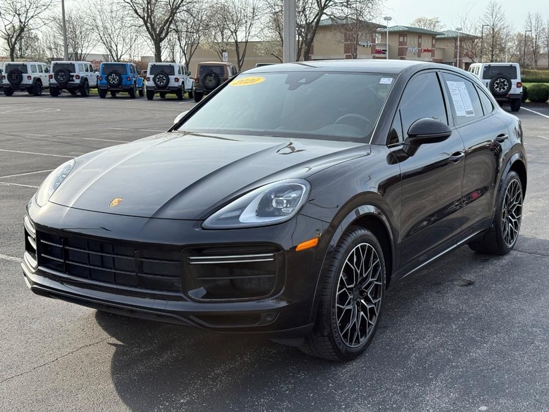 Porsche Cayenne Vehicle Full-screen Gallery Image 9