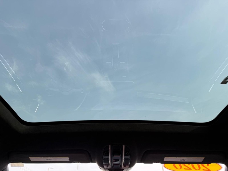 Porsche Cayenne Vehicle Full-screen Gallery Image 13