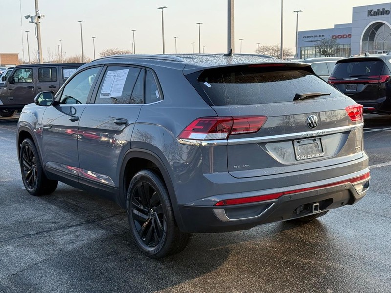 Volkswagen Atlas Cross Sport Vehicle Full-screen Gallery Image 5
