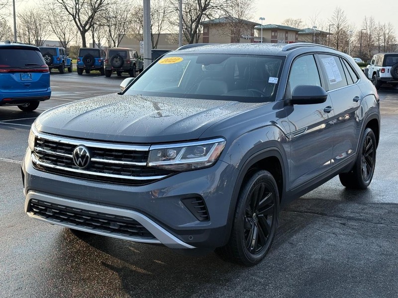 Volkswagen Atlas Cross Sport Vehicle Full-screen Gallery Image 9