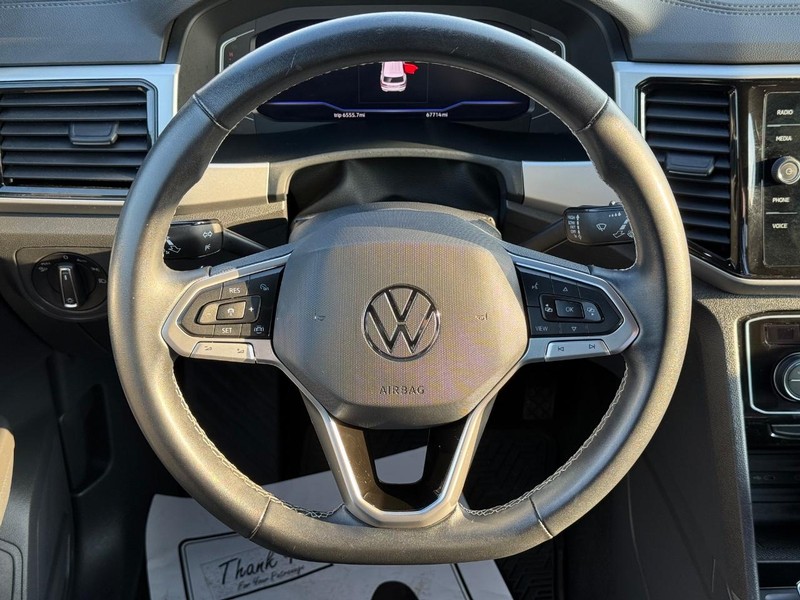 Volkswagen Atlas Cross Sport Vehicle Full-screen Gallery Image 14