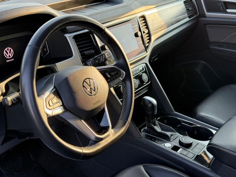 Volkswagen Atlas Cross Sport Vehicle Full-screen Gallery Image 19