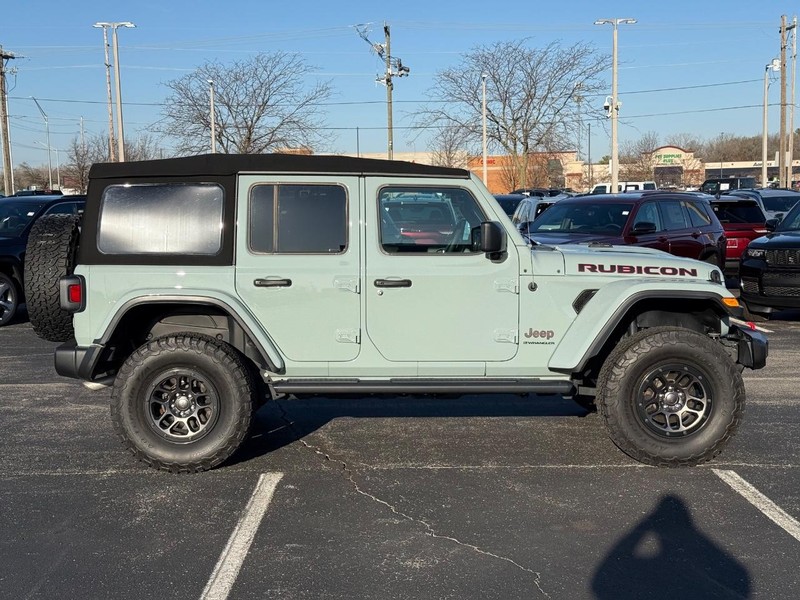 Jeep Wrangler Vehicle Full-screen Gallery Image 2