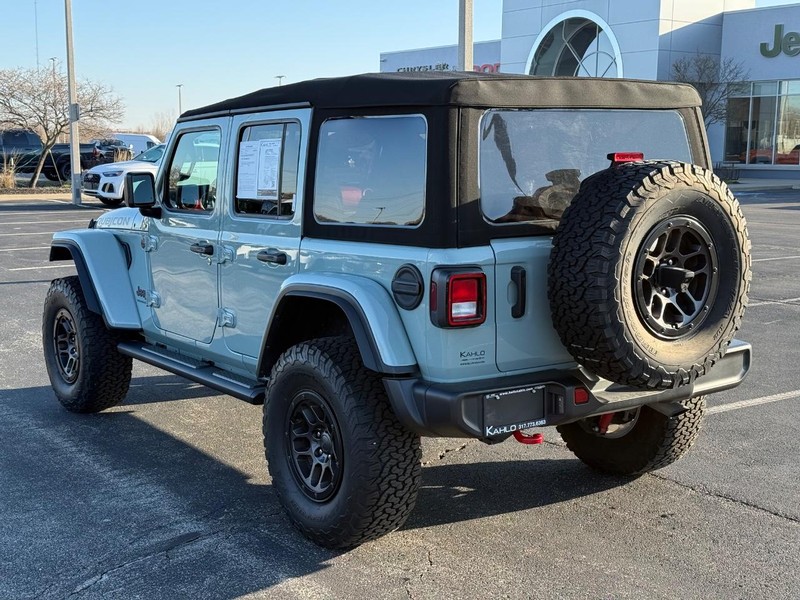 Jeep Wrangler Vehicle Full-screen Gallery Image 5