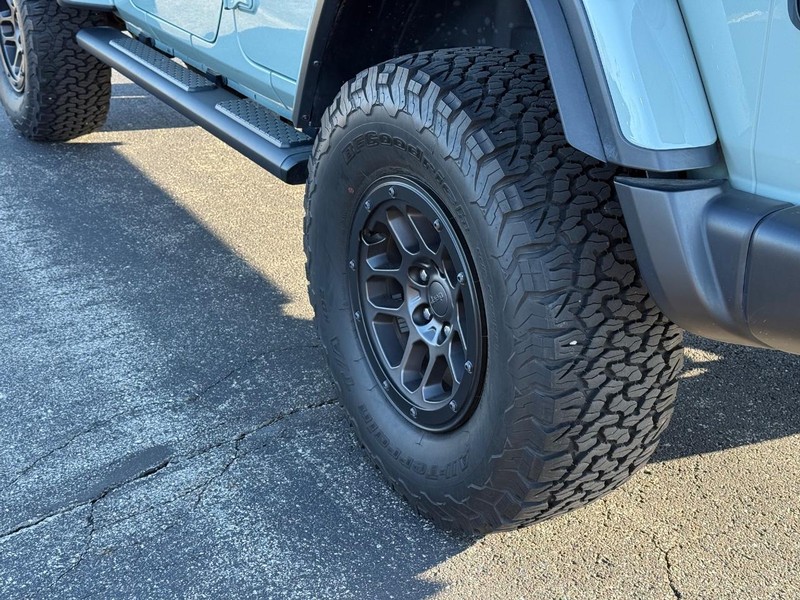 Jeep Wrangler Vehicle Full-screen Gallery Image 6