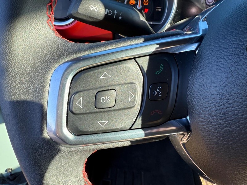 Jeep Wrangler Vehicle Full-screen Gallery Image 19