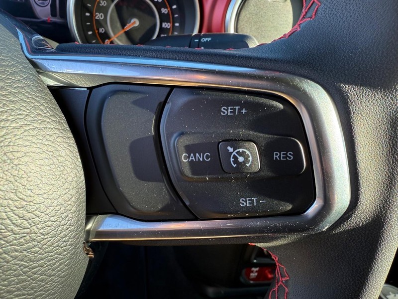 Jeep Wrangler Vehicle Full-screen Gallery Image 20