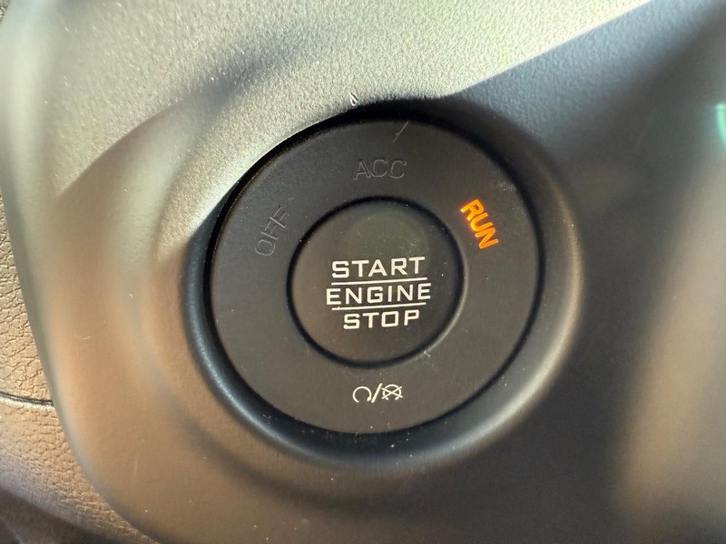 Jeep Wrangler Vehicle Full-screen Gallery Image 21