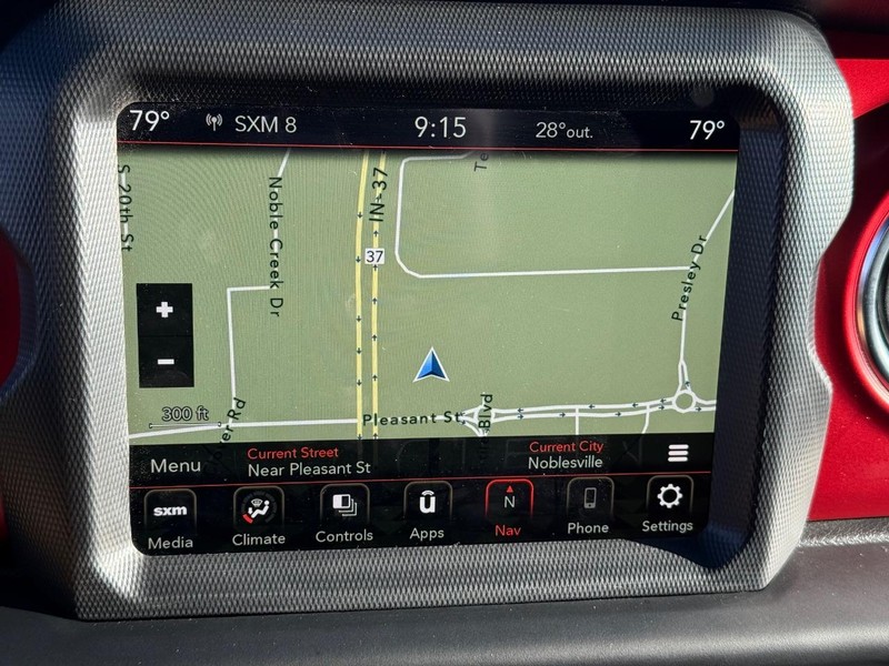 Jeep Wrangler Vehicle Full-screen Gallery Image 23