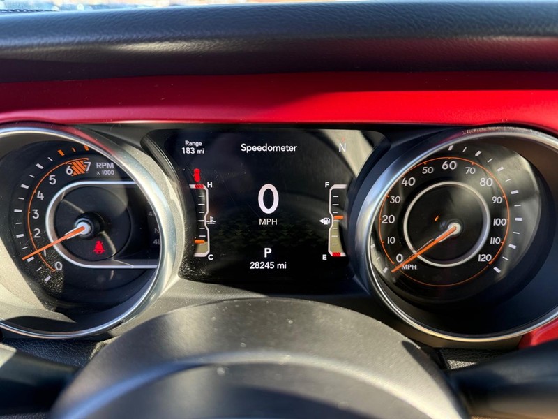 Jeep Wrangler Vehicle Full-screen Gallery Image 27