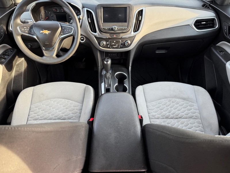 Chevrolet Equinox Vehicle Full-screen Gallery Image 12