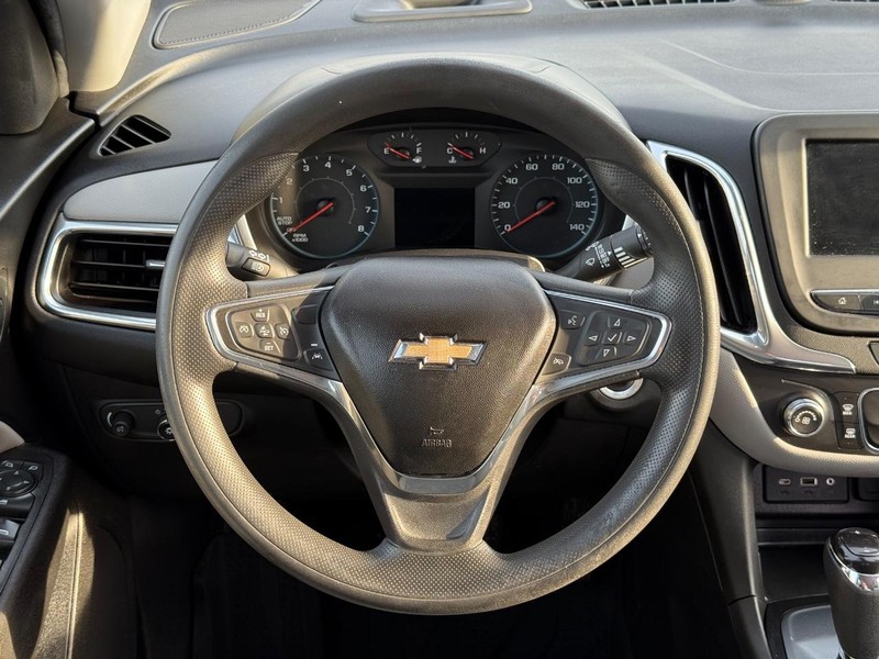 Chevrolet Equinox Vehicle Full-screen Gallery Image 13