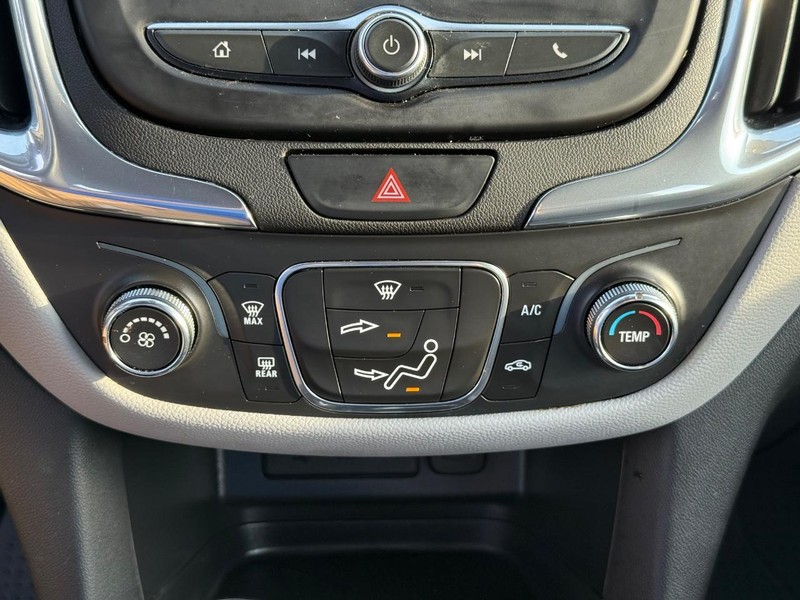 Chevrolet Equinox Vehicle Full-screen Gallery Image 24