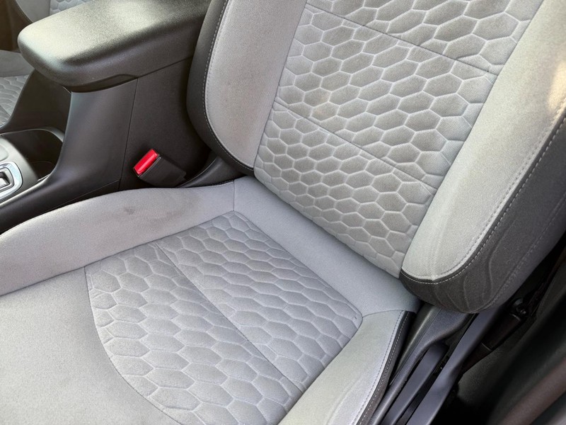 Chevrolet Equinox Vehicle Full-screen Gallery Image 29