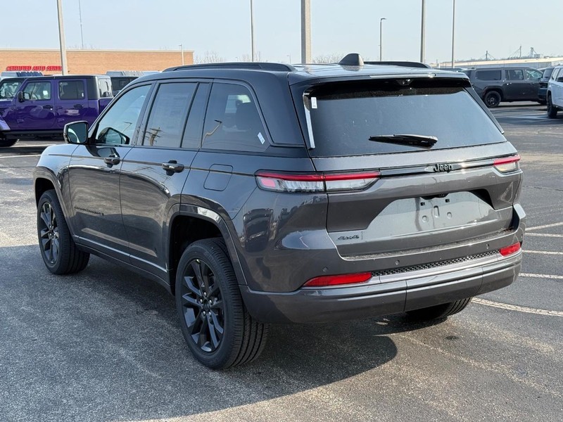 Jeep Grand Cherokee Vehicle Full-screen Gallery Image 5