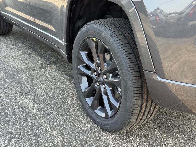 Jeep Grand Cherokee Vehicle Full-screen Gallery Image 6