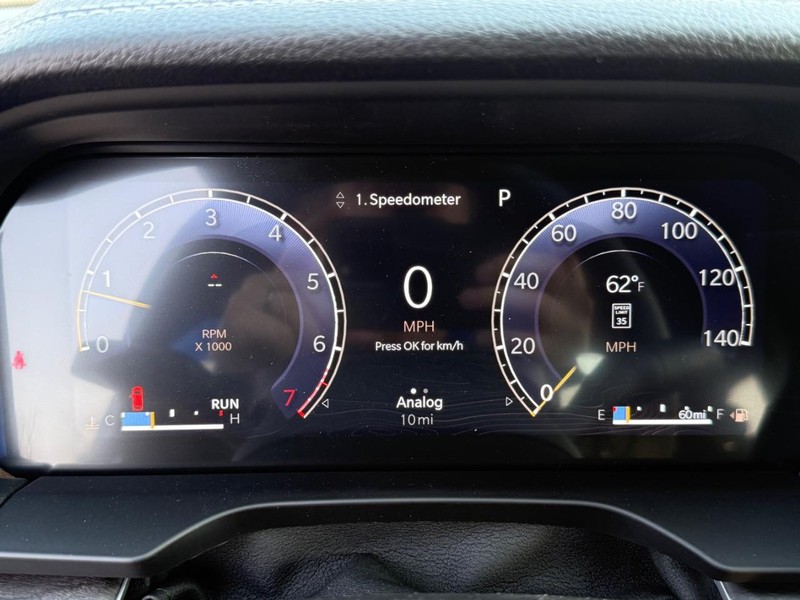 Jeep Grand Cherokee Vehicle Full-screen Gallery Image 29