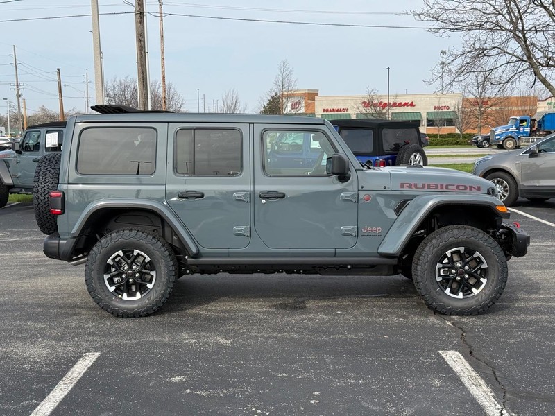 Jeep Wrangler Vehicle Full-screen Gallery Image 2