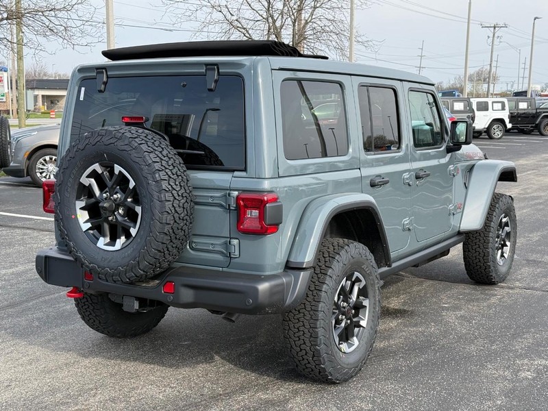 Jeep Wrangler Vehicle Full-screen Gallery Image 3