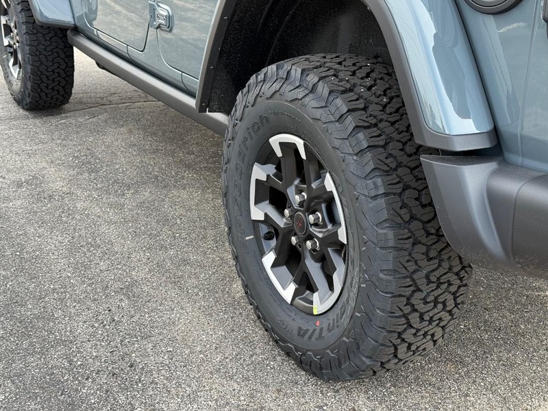 Jeep Wrangler Vehicle Full-screen Gallery Image 6