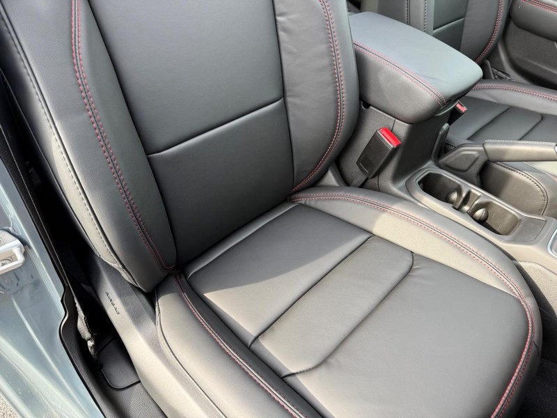 Jeep Wrangler Vehicle Full-screen Gallery Image 16