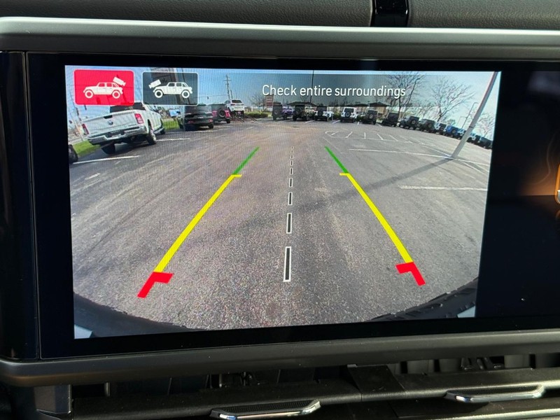 Jeep Wrangler Vehicle Full-screen Gallery Image 25