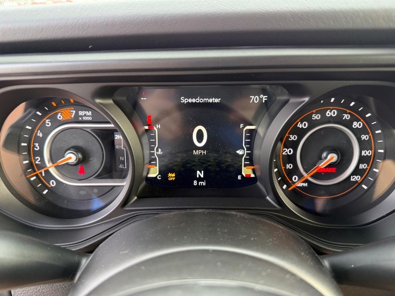 Jeep Wrangler Vehicle Full-screen Gallery Image 30