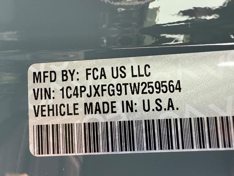 Jeep Wrangler Vehicle Full-screen Gallery Image 33