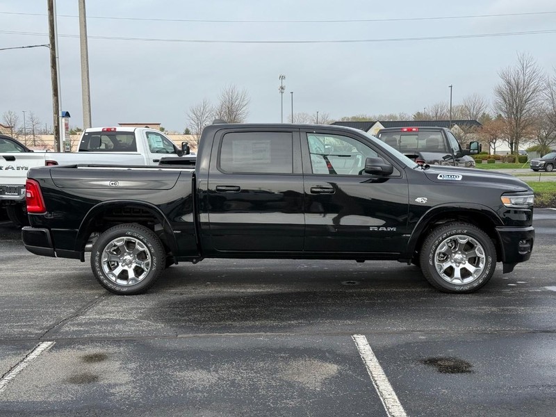 Ram 1500 Vehicle Full-screen Gallery Image 2