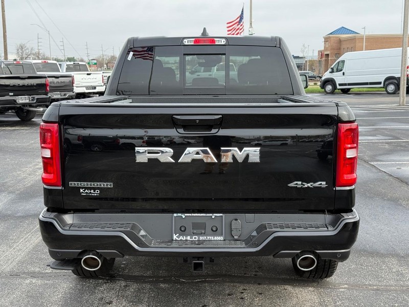 Ram 1500 Vehicle Full-screen Gallery Image 4