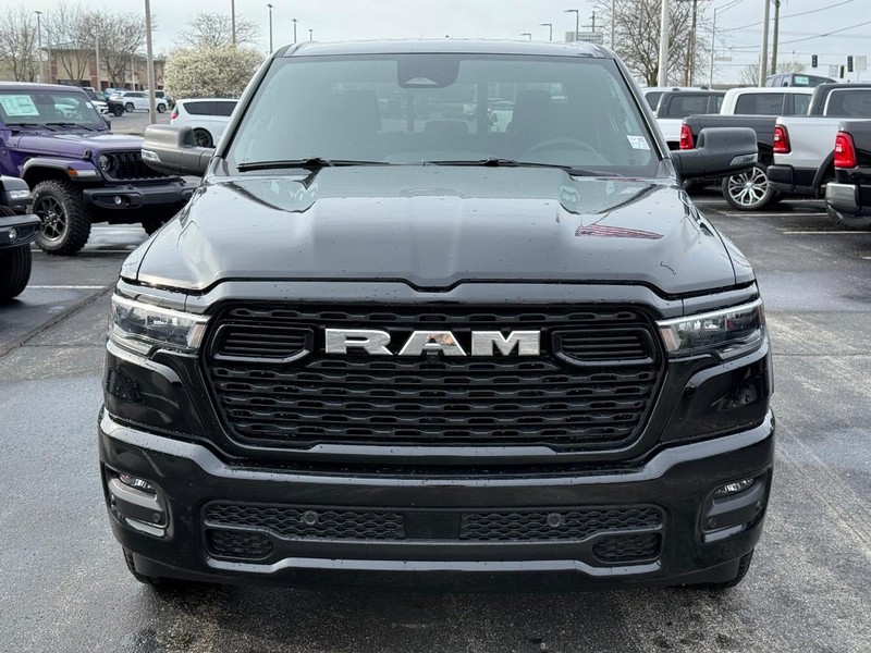 Ram 1500 Vehicle Full-screen Gallery Image 9