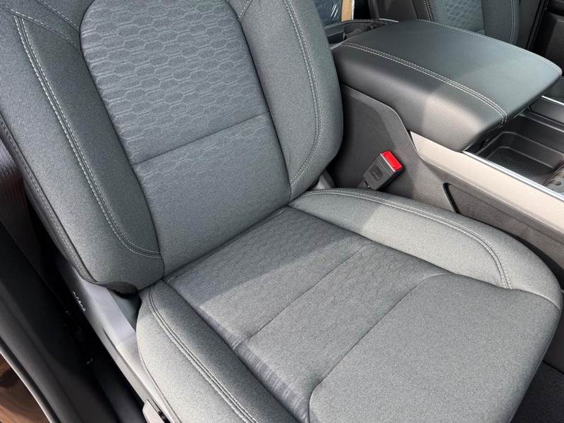 Ram 1500 Vehicle Full-screen Gallery Image 15