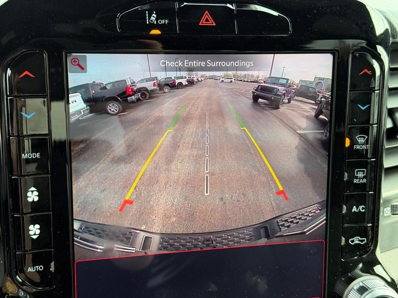 Ram 1500 Vehicle Full-screen Gallery Image 23