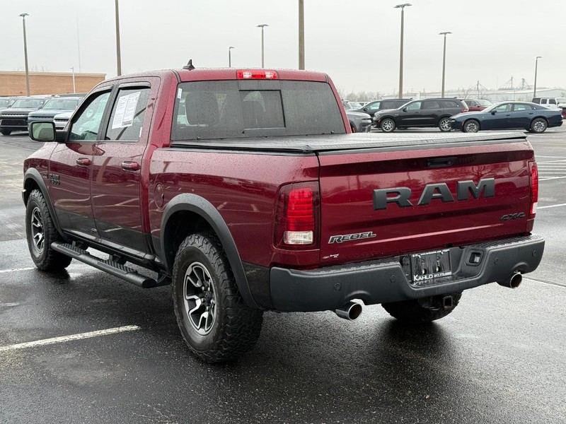 Ram 1500 Vehicle Full-screen Gallery Image 5