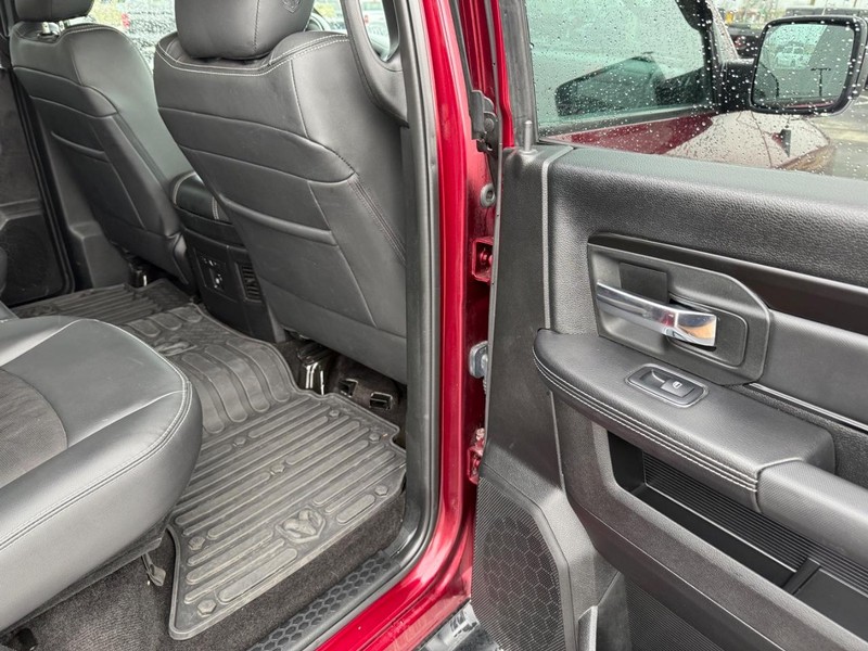 Ram 1500 Vehicle Full-screen Gallery Image 12