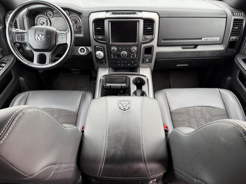 Ram 1500 Vehicle Full-screen Gallery Image 13