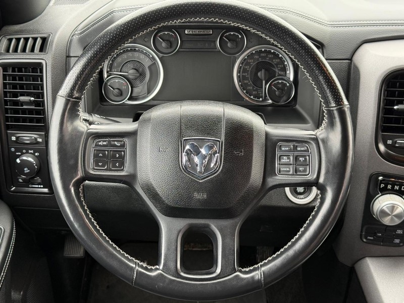 Ram 1500 Vehicle Full-screen Gallery Image 14