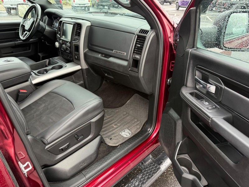 Ram 1500 Vehicle Full-screen Gallery Image 15