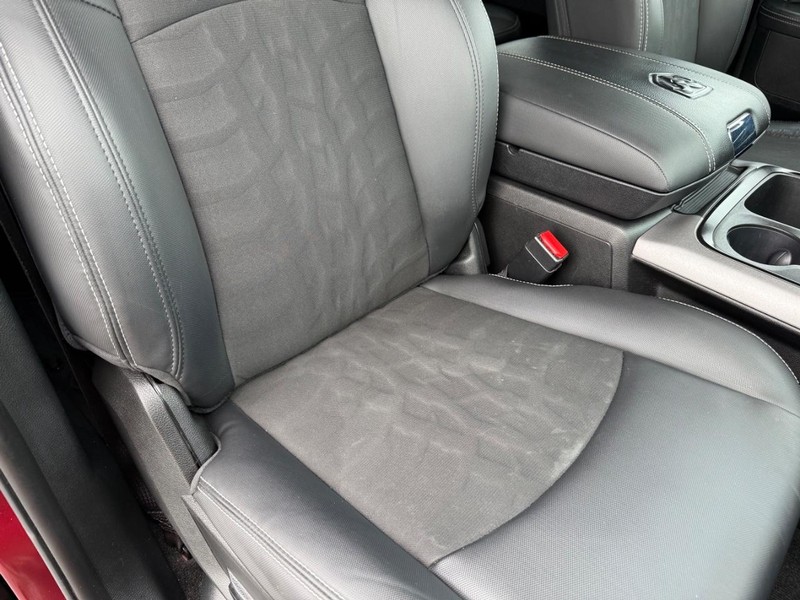 Ram 1500 Vehicle Full-screen Gallery Image 16