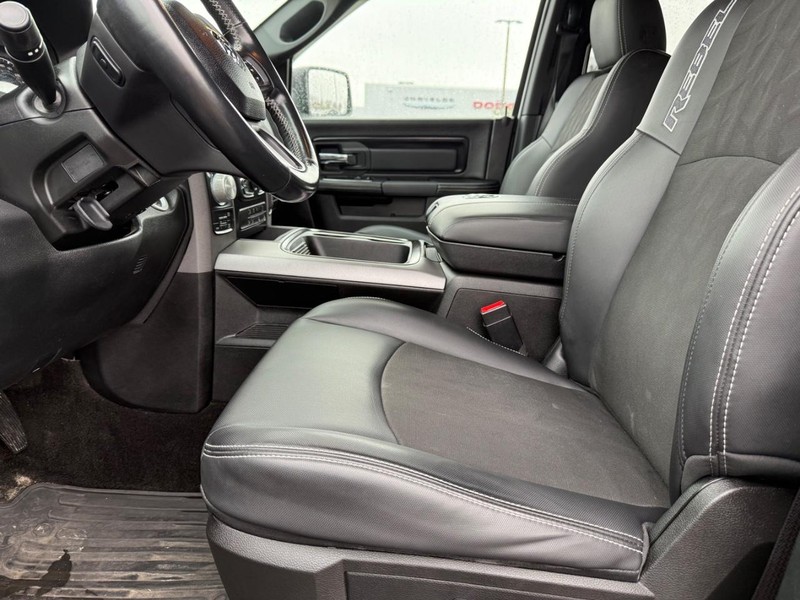 Ram 1500 Vehicle Full-screen Gallery Image 18