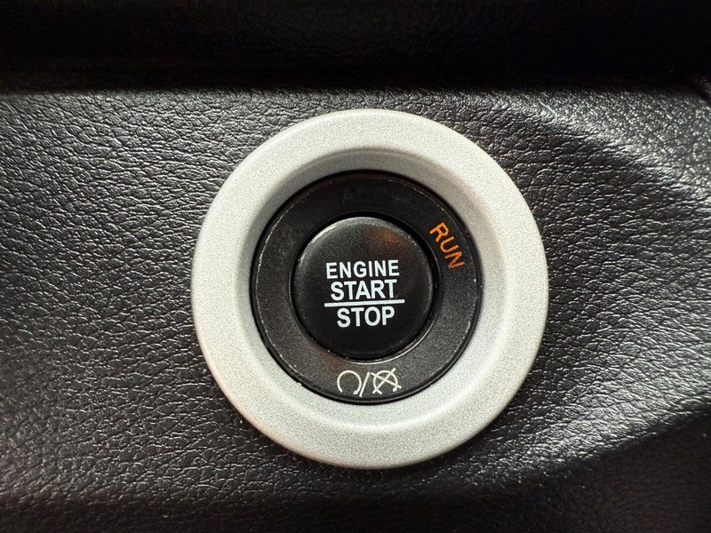 Ram 1500 Vehicle Full-screen Gallery Image 22