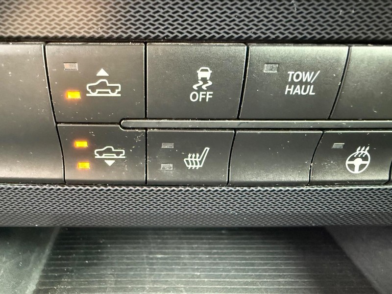 Ram 1500 Vehicle Full-screen Gallery Image 23