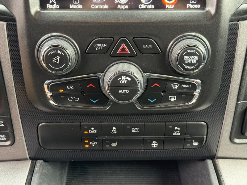 Ram 1500 Vehicle Full-screen Gallery Image 26