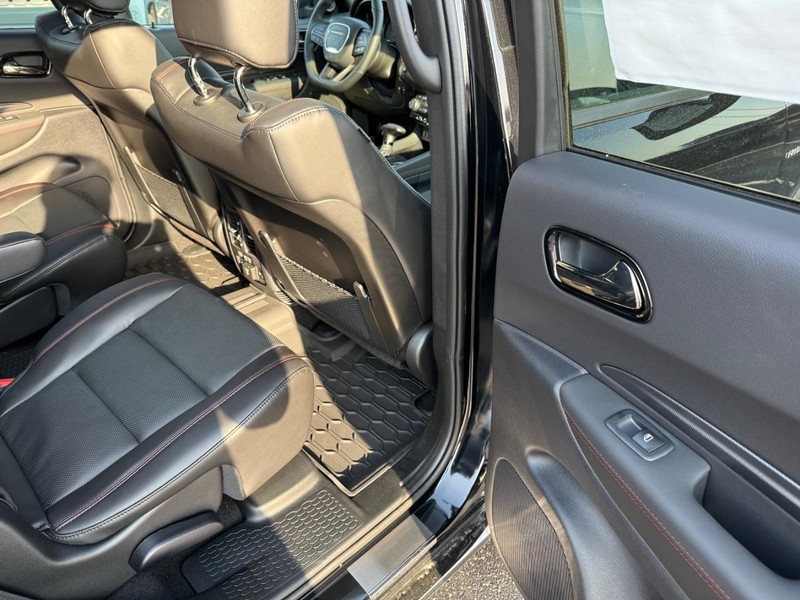 Dodge Durango Vehicle Full-screen Gallery Image 12
