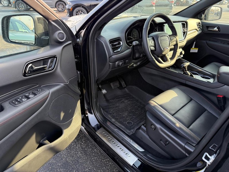 Dodge Durango Vehicle Full-screen Gallery Image 19